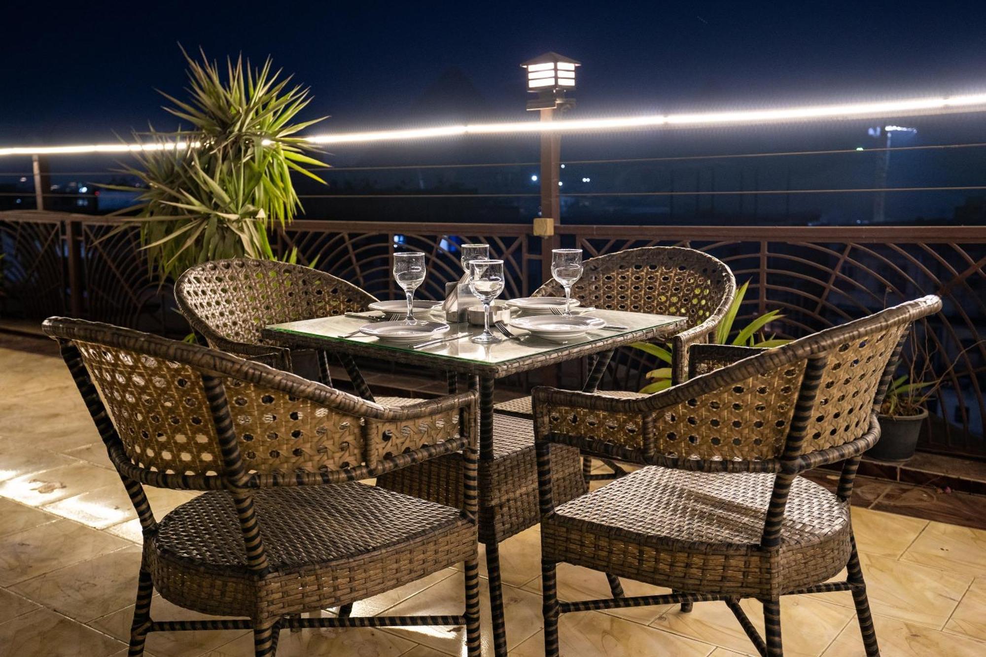 Hotel Pyramids Gem Plaza Kafret el-Gabal Esterno foto
